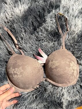 Lace-Overlay Push-Up Bra in Taupe